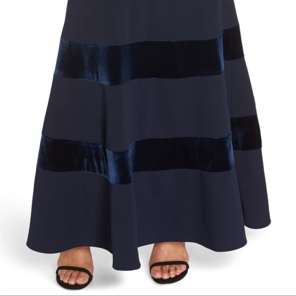Vince Camuto velvet and scuba mermaid gown - blue - Picture 5 of 5